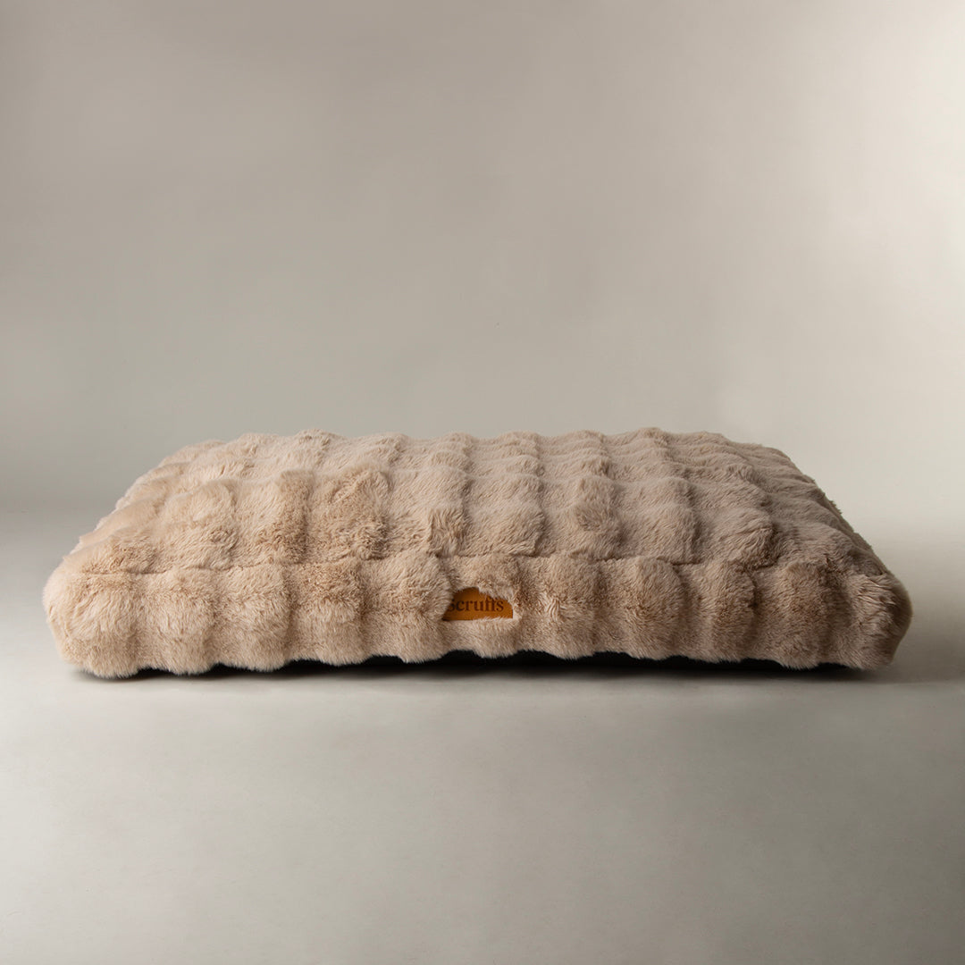 Scruffs Alpine dog mattress in champagne faux fur
