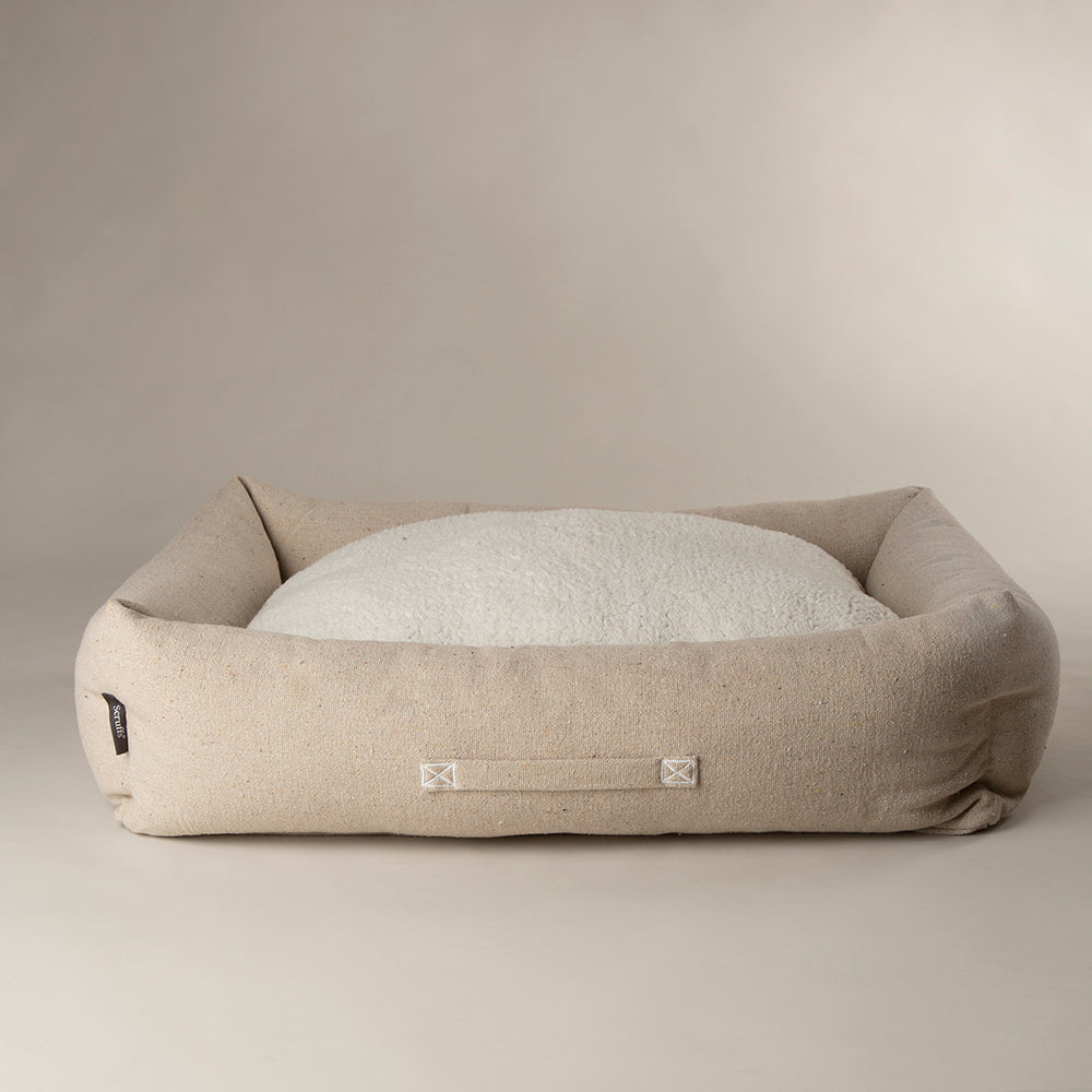 Empty Scruffs Eden box dog bed cream showing structured sides and sherpa centre